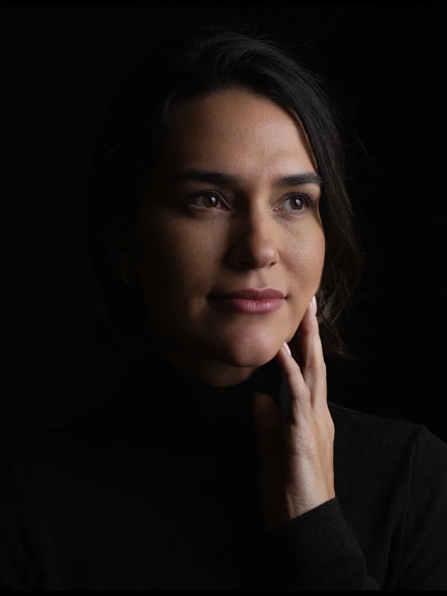 Imagem gerada: retrato em luz baixa